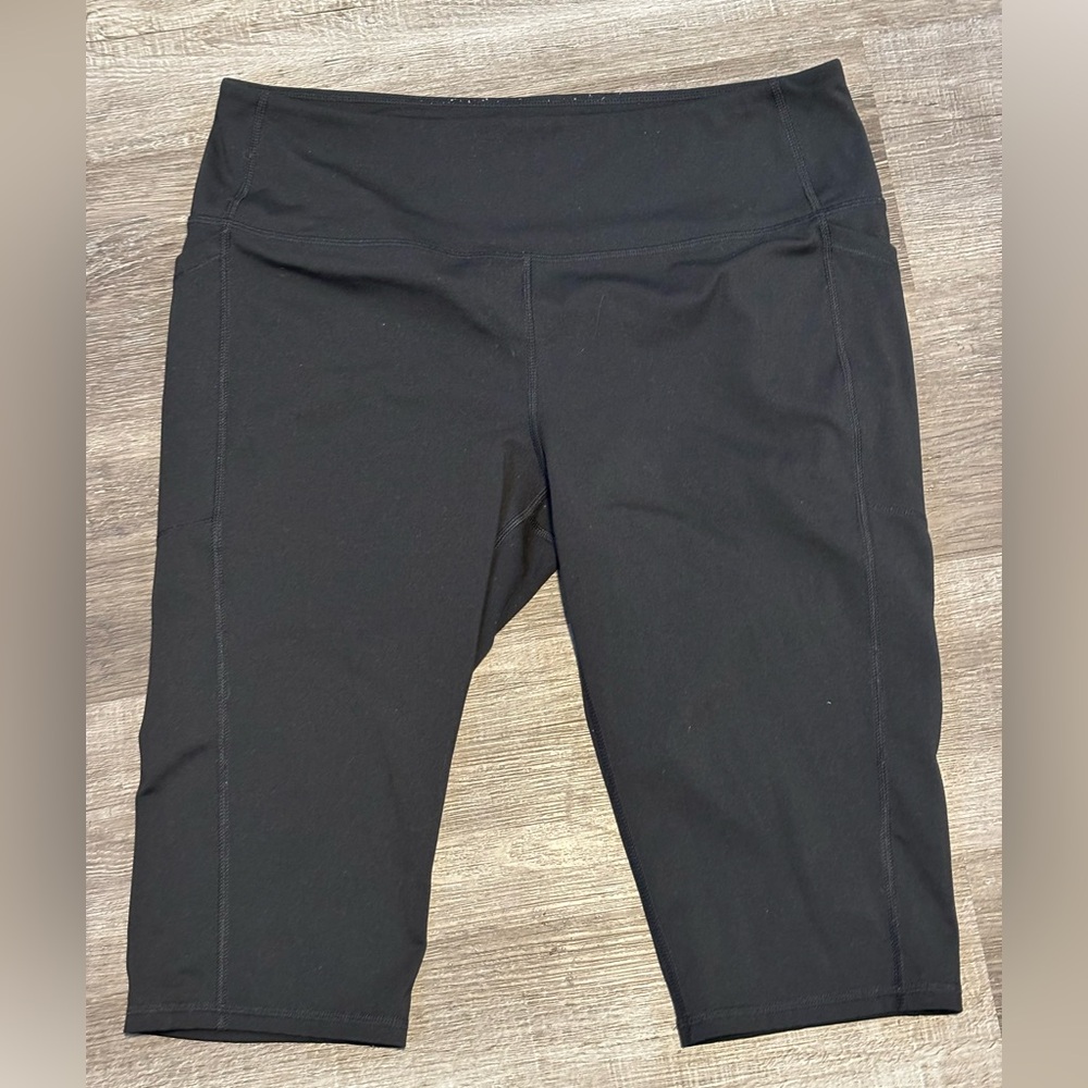 DSG Women's Black Cropped Leggings